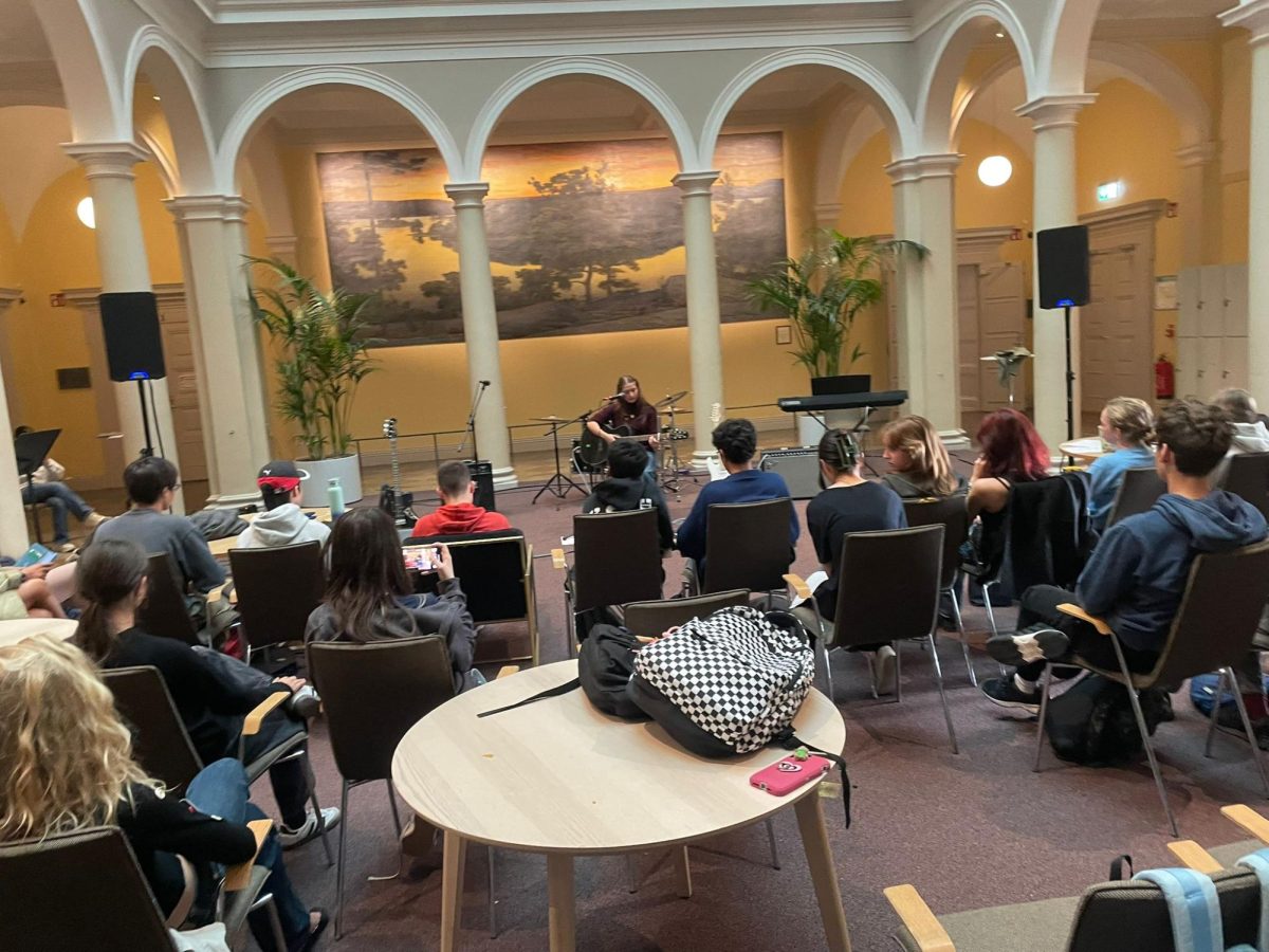 Students Shine at the Year’s First Open Mic