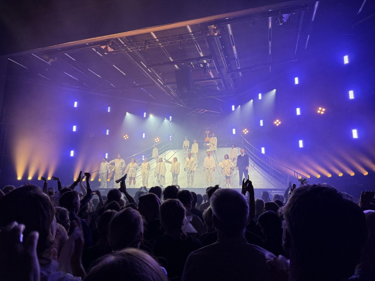 The end of Lonely Together - a spectacular show